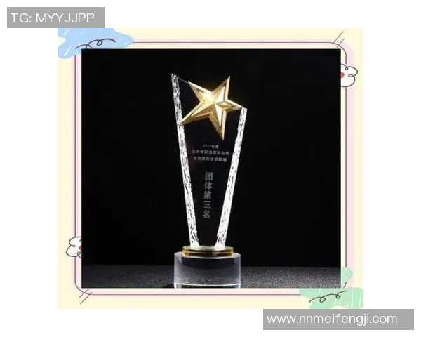 奖杯象征荣誉与努力的结晶,见证拼搏与梦想成真的辉煌时刻 奖杯象征荣誉与努力的结晶,见证拼搏与梦想成真的辉煌时刻