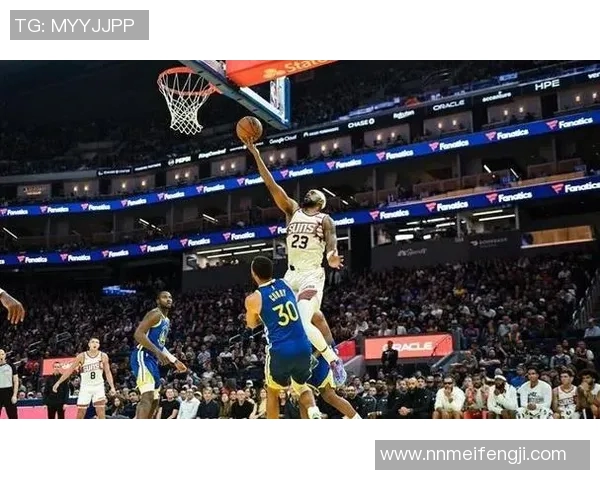 巴特勒伤退，勇士主场4胜0负！库里28分，穆迪24分，布克空砍38分