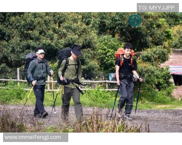 探索极限户外活动必备装备全攻略让你轻松应对各种环境挑战